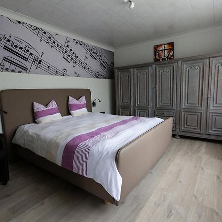 Bed 'N Blues **** Villa Halen Exterior photo